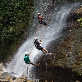 Rapel na Cachoeira do Garrafão